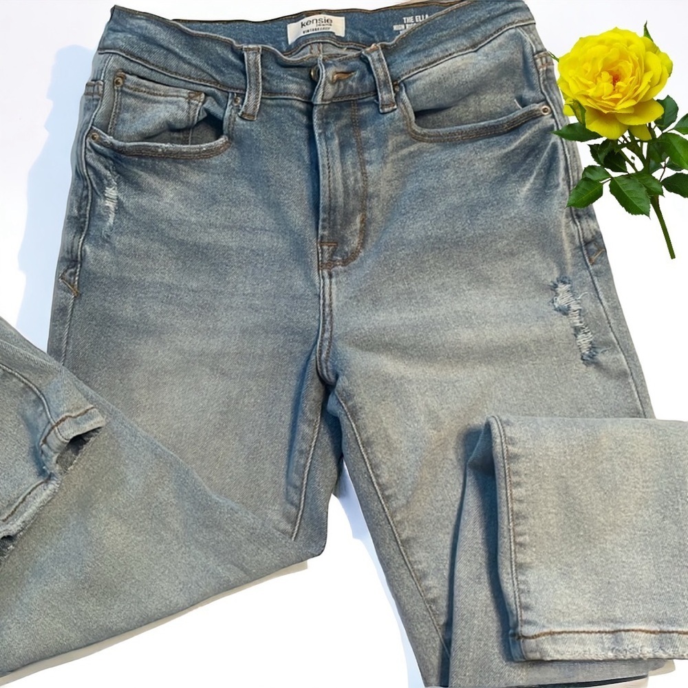 Kenzie jeans size 2 “the Ella” high rise straight leg distressed lighter wash